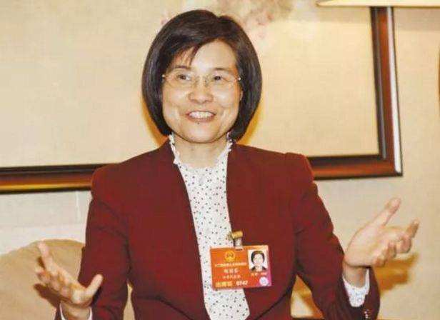 全國人大代表，江蘇陽光集團(tuán)黨委書記、江蘇陽光集團(tuán)股份公司董事長兼總經(jīng)理陳麗芬接受采訪